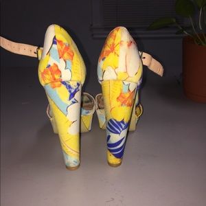 Steve Madden heels-Good condition only worn twice